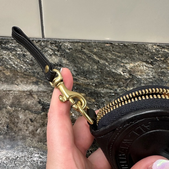 Dooney & Bourke Vintage Black Leather Coin Purse Wristlet - Picture 5 of 6